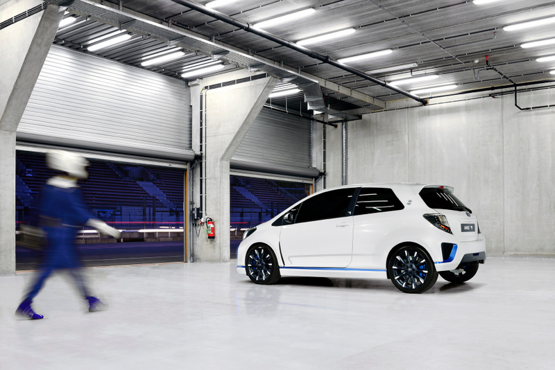 Illustration for article titled Yaris Hybrid-R Concept Full Reveal